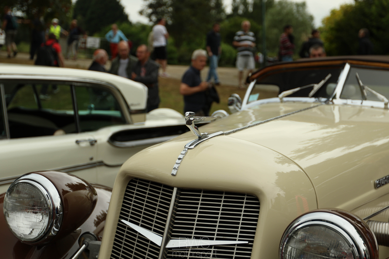 Illustration for article titled Classic British Welcome Photos (Le Mans Carshow)